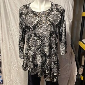 Elegant Black and White Women's Top